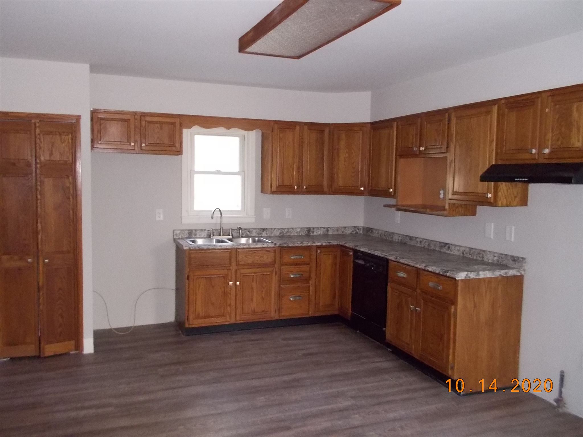 512 Short Street Decatur, IN 46733 - Photo 3 of 12