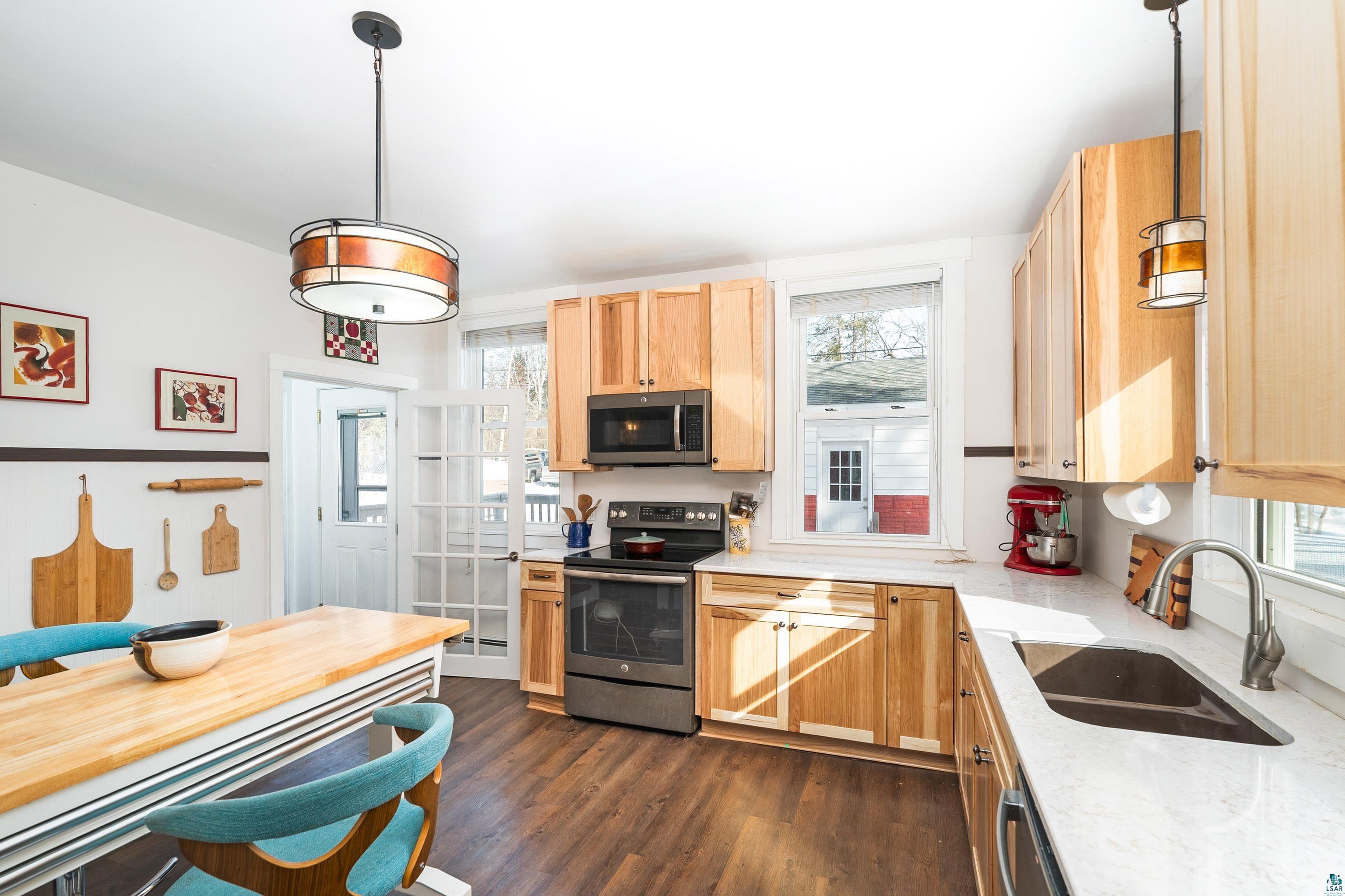 4315 Luverne Street Duluth, MN 55804 - Photo 17 of 60 Kitchen