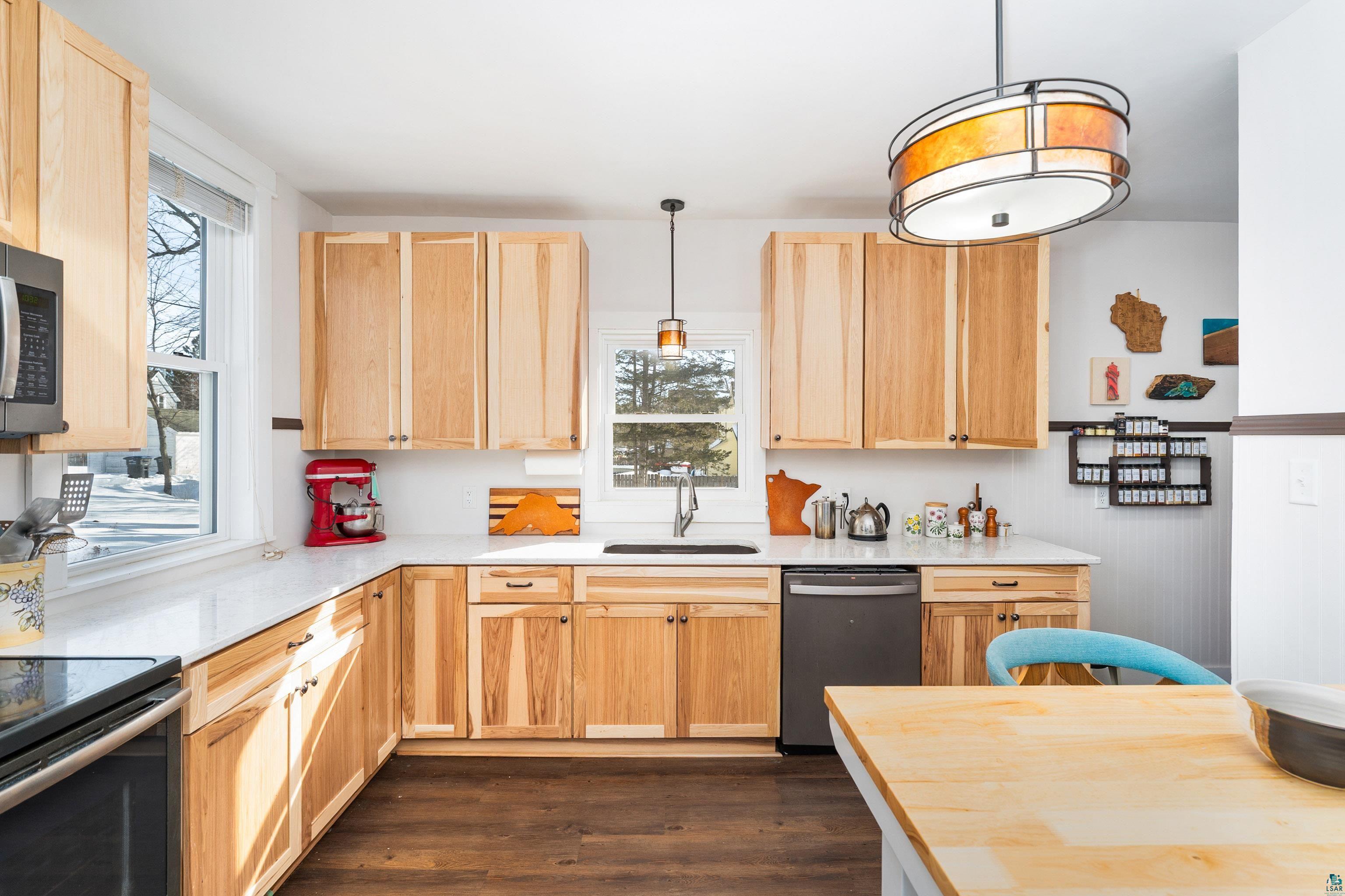 4315 Luverne Street Duluth, MN 55804 - Photo 18 of 60 Kitchen