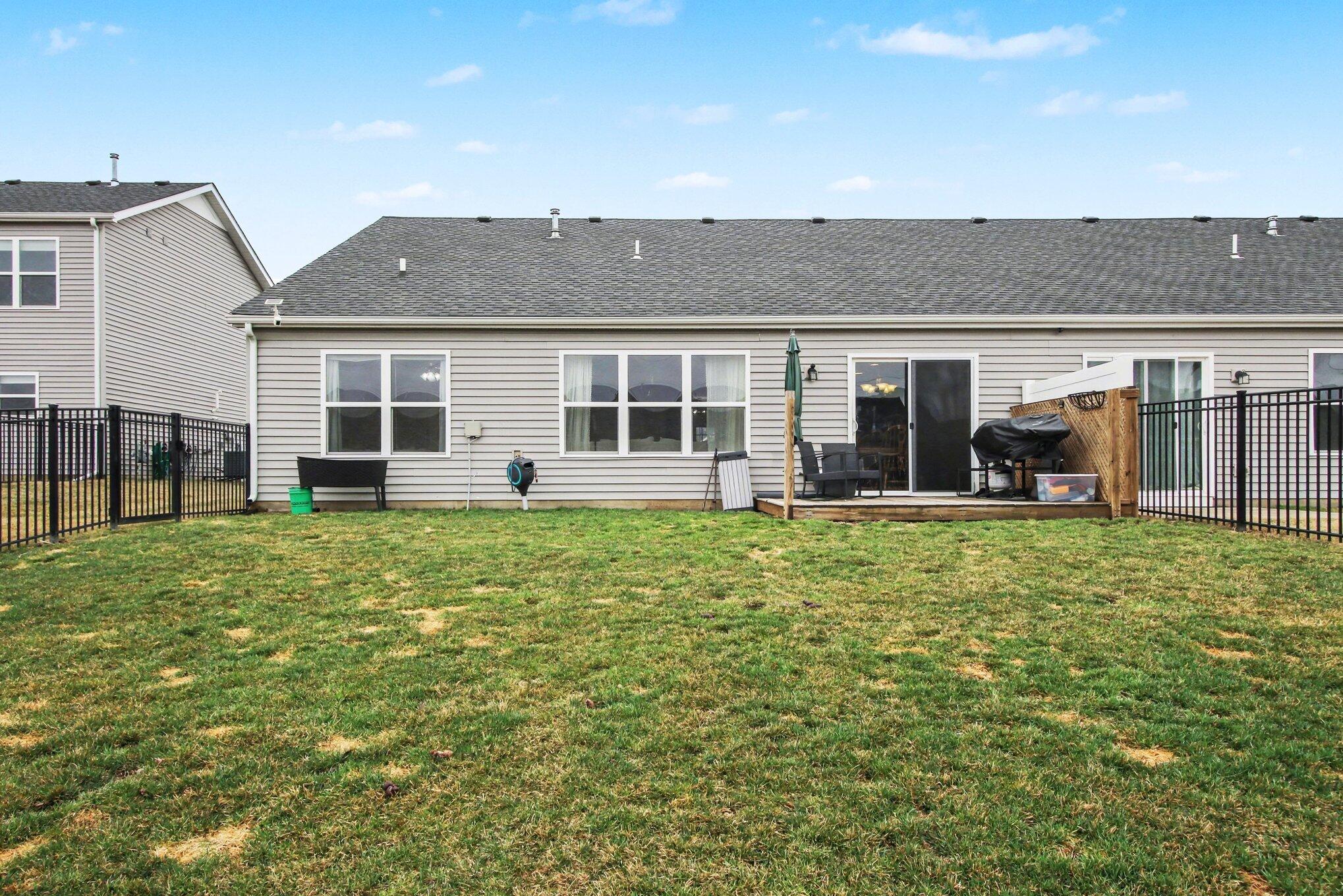 15549 West 101st Place Dyer, IN 46311 - Photo 11 of 14 front view of a house with a yard