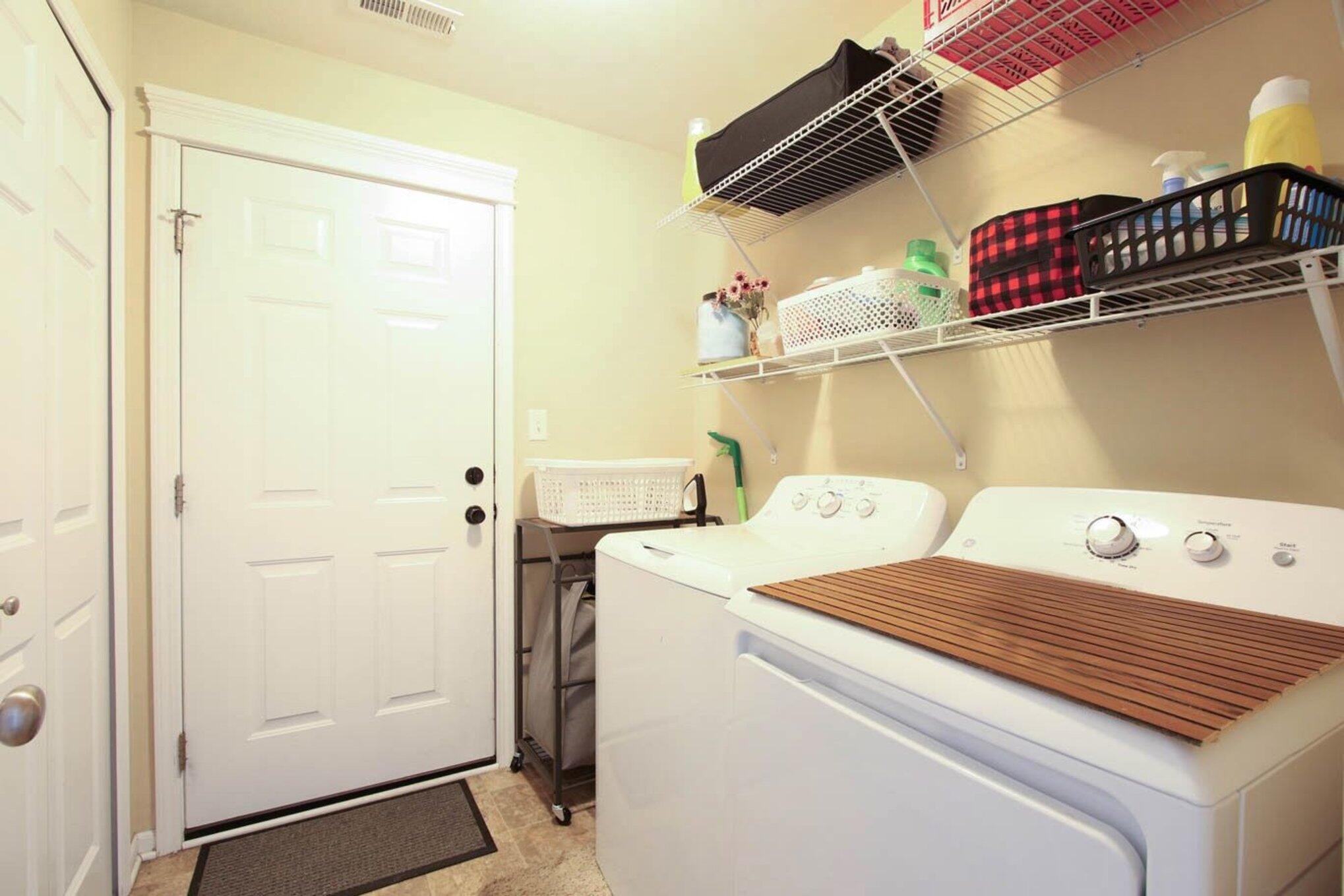 15549 West 101st Place Dyer, IN 46311 - Photo 10 of 14 a utility room with dryer and washer