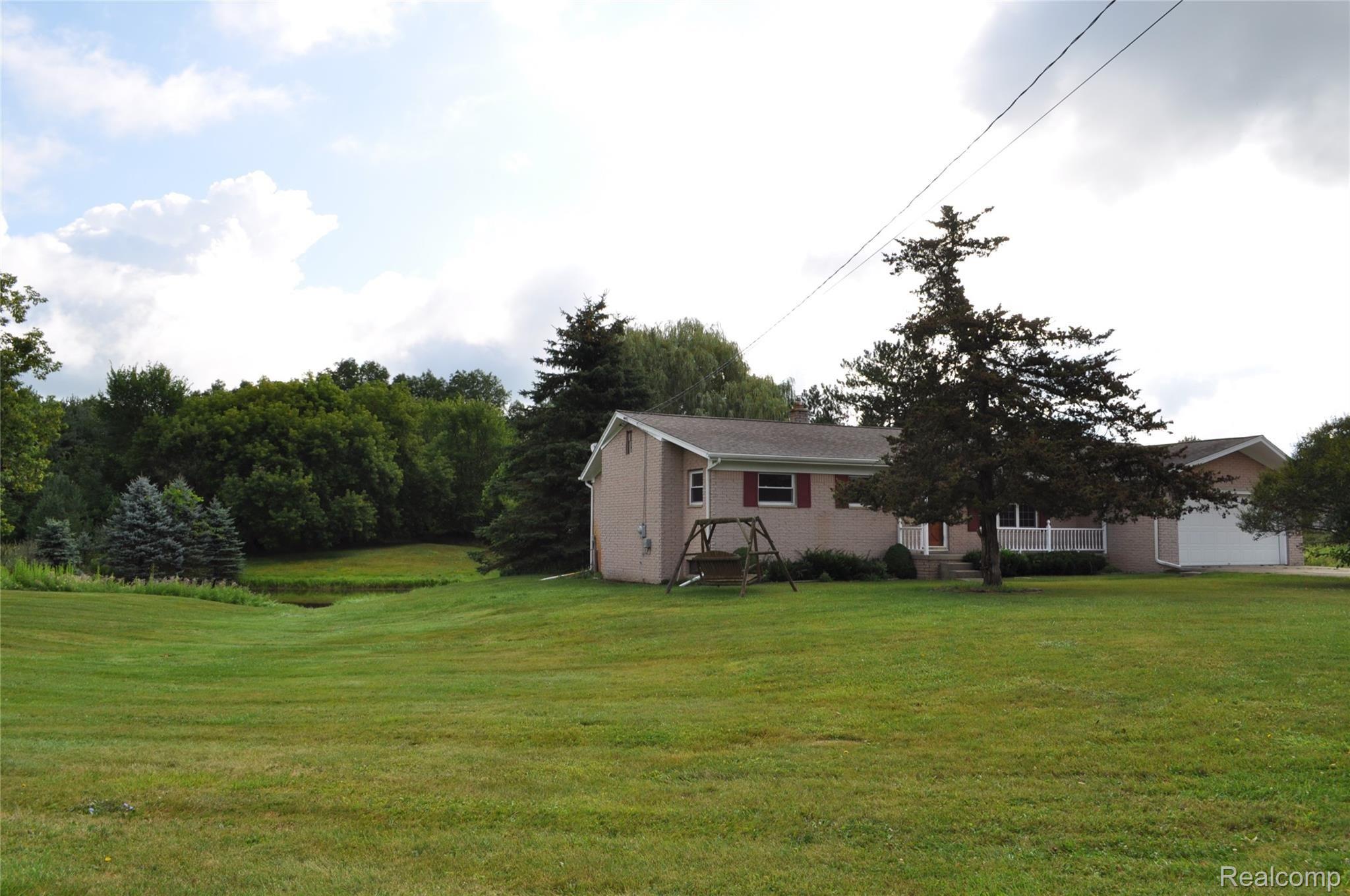 9509 South State Road Goodrich, MI 48438 - Photo 6 of 38 DSC_0046.JPG