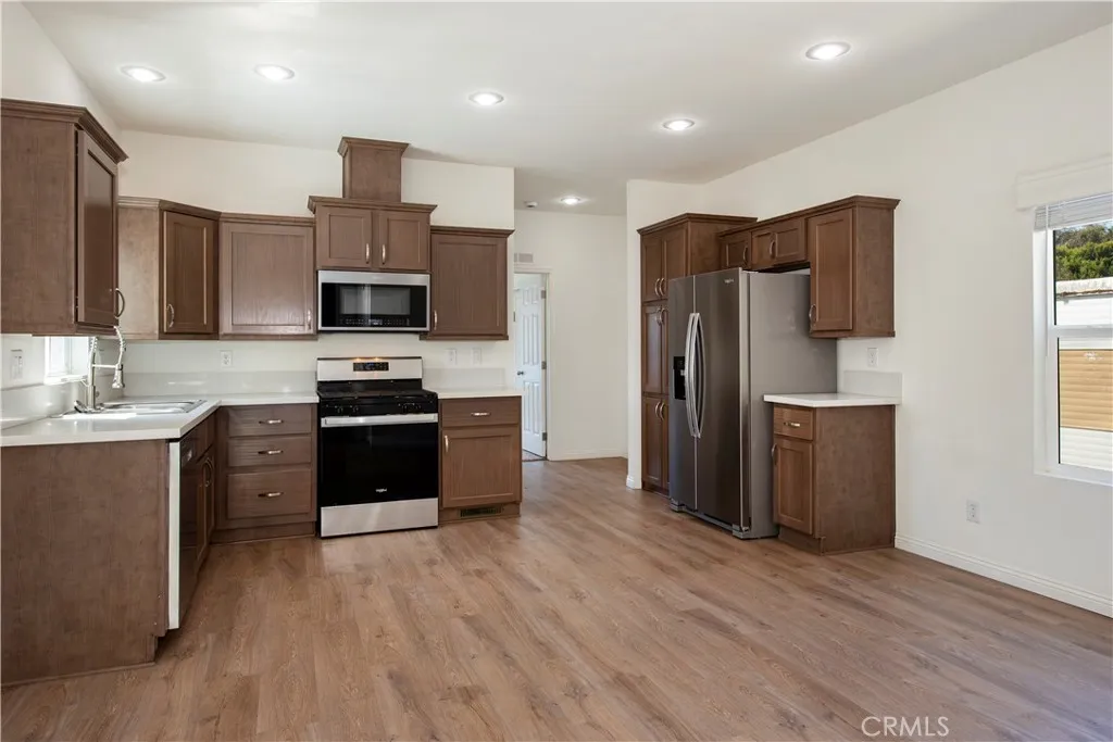 520 Pine Goleta Ca, Unit 65 Goleta, CA 93117 - Photo 3 of 10