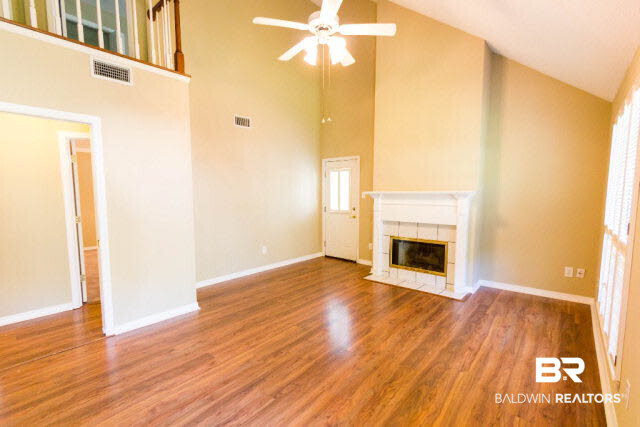 809 Henckley Avenue Mobile, AL 36609 - Photo 5 of 39 Shining Laminate Hardwood