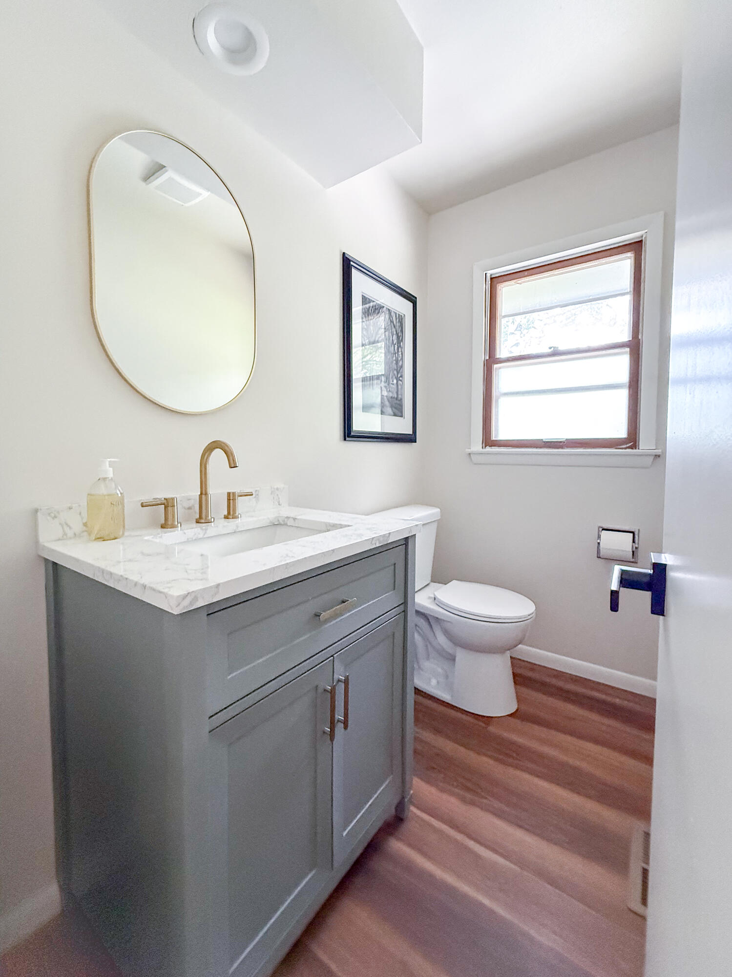 17865 Windemere Road Brookfield, WI 53045 - Photo 22 of 35 Half bath (near family room)