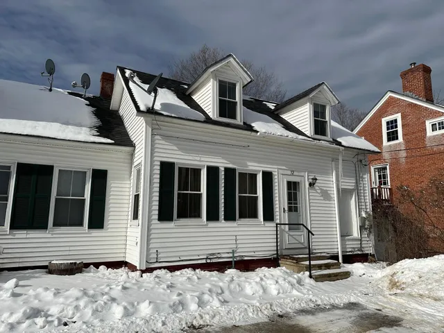 $1,750 | 30-32 Main Street, Bennington, NH 03442
