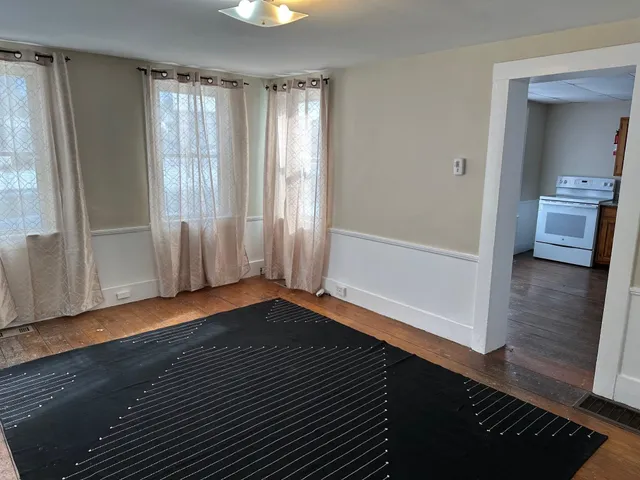 $1,750 | 30-32 Main Street, Bennington, NH 03442