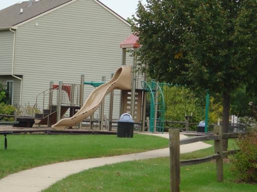 1896 Vista Terrace Lindenhurst, IL 60046 - Photo 4 of 5