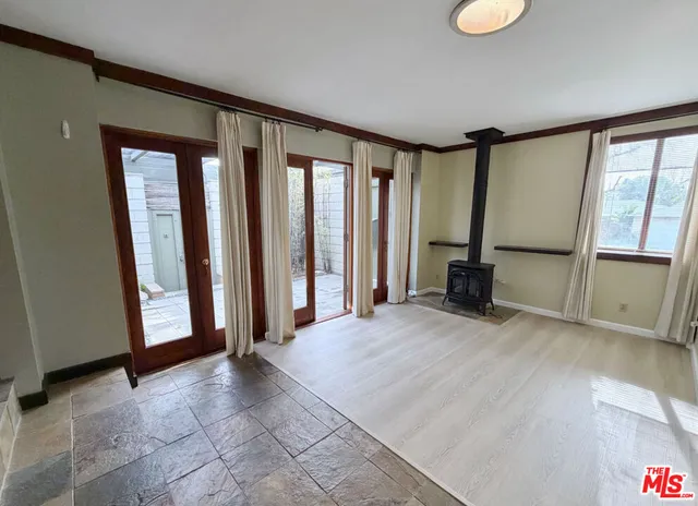 a view of livingroom with hardwood floor