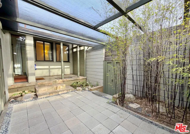 $6,500 | 7601 Kittyhawk Avenue, Los Angeles, CA 90045