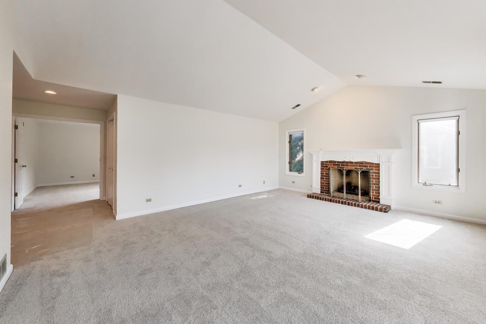 1663 Courtland Drive, Unit 1663 Arlington Heights, IL 60004 - Photo 7 of 36