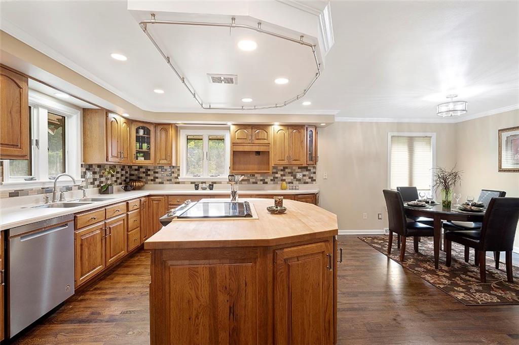 117 Walnut Ridge Drive Pittsburgh, PA 15238 - Photo 7 of 24 Gallery Image 7
