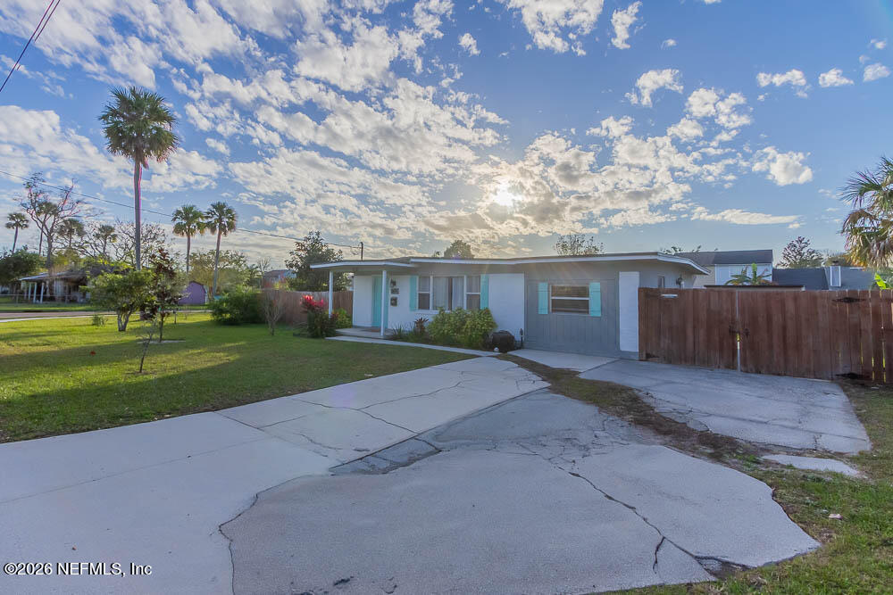 402 Skate Road Atlantic Beach, FL 32233 - Photo 7 of 7 20241218_skate_rd_0470
