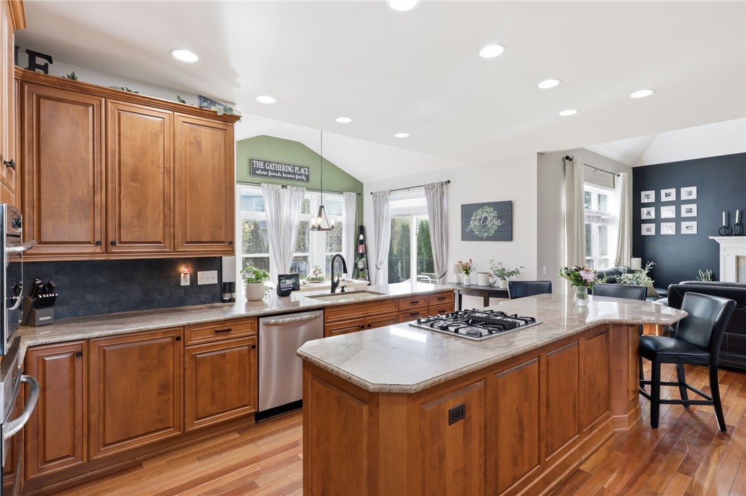 1070 Sagebrook Way Webster, NY 14580 - Photo 4 of 47