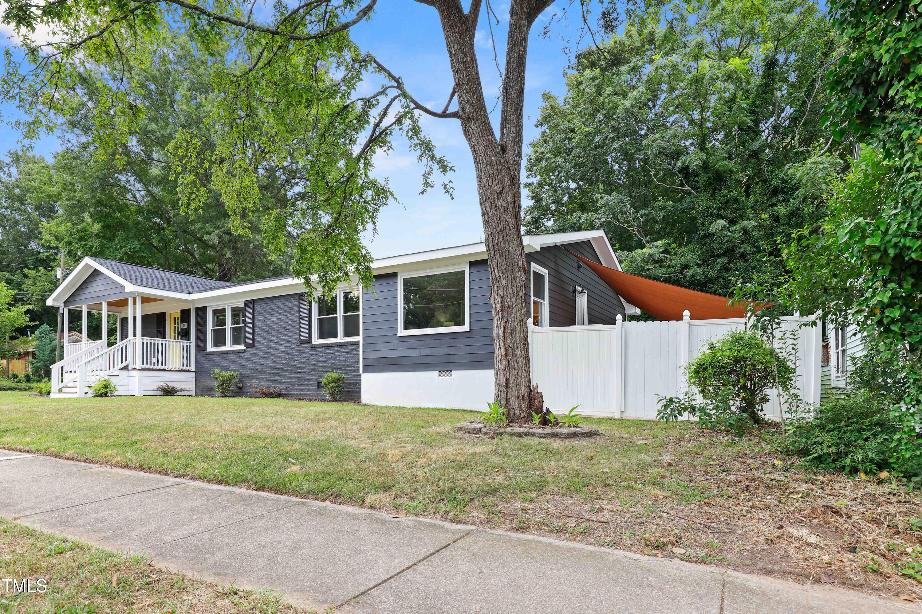 1014 East Jones Street Raleigh, NC 27601 - Photo 3 of 29 3