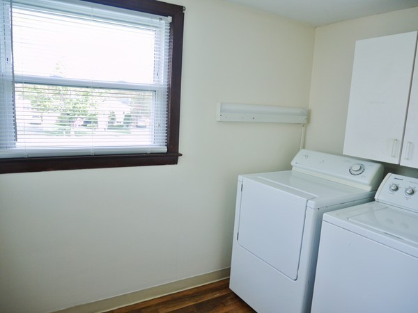 191 Hardy Pond Road Waltham, MA 02451 - Photo 12 of 16 a utility room with dryer and washer