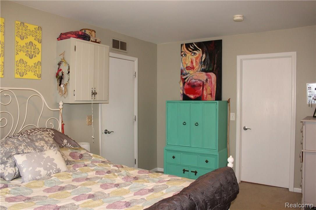 351 South Crooks Road Clawson, MI 48017 - Photo 17 of 24 351 Crooks Rd_17.JPG
