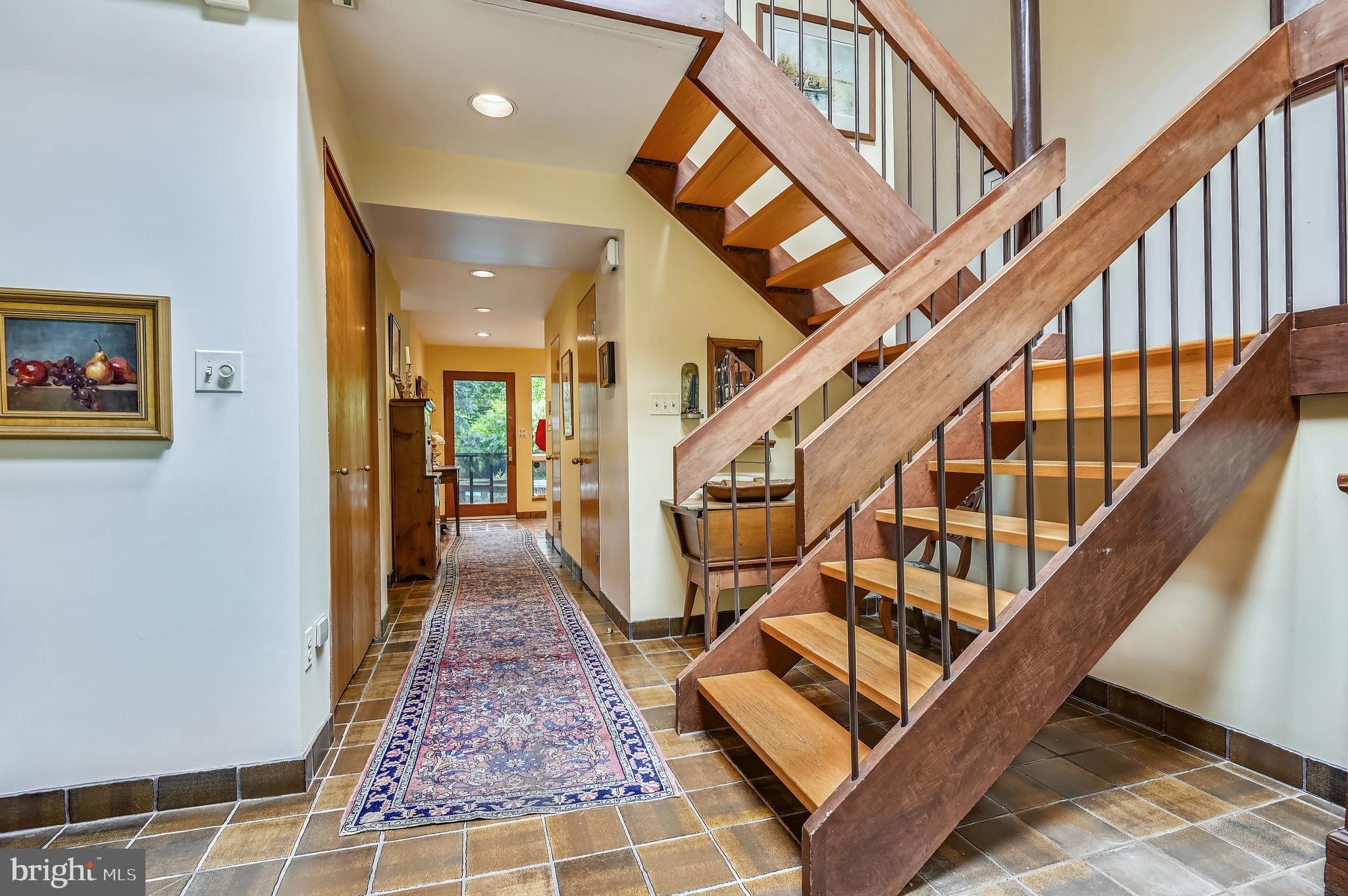 914 Rolandvue Road Baltimore, MD 21204 - Photo 11 of 45 Ist floor hallway