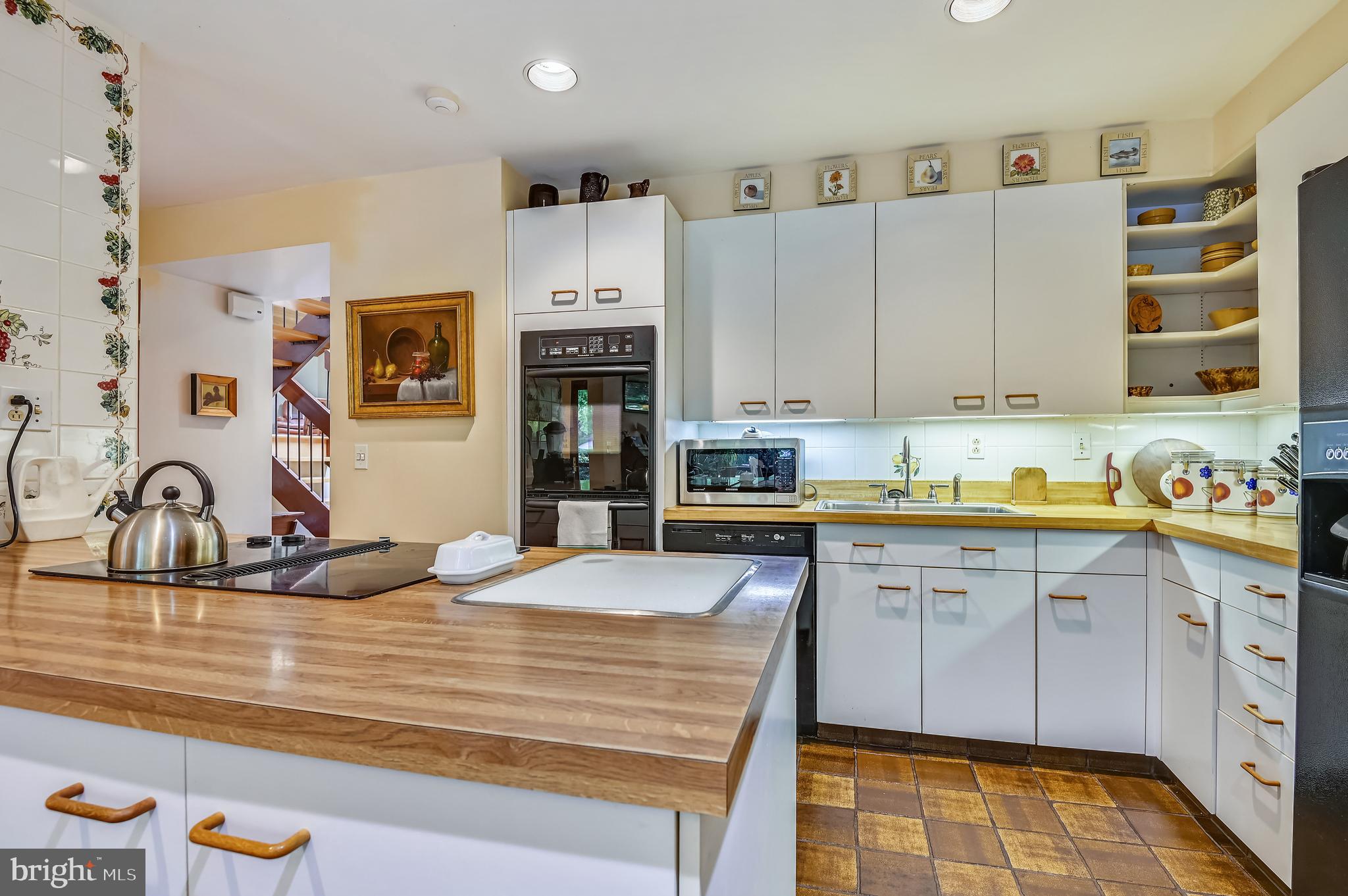 914 Rolandvue Road Baltimore, MD 21204 - Photo 15 of 45 Kitchen