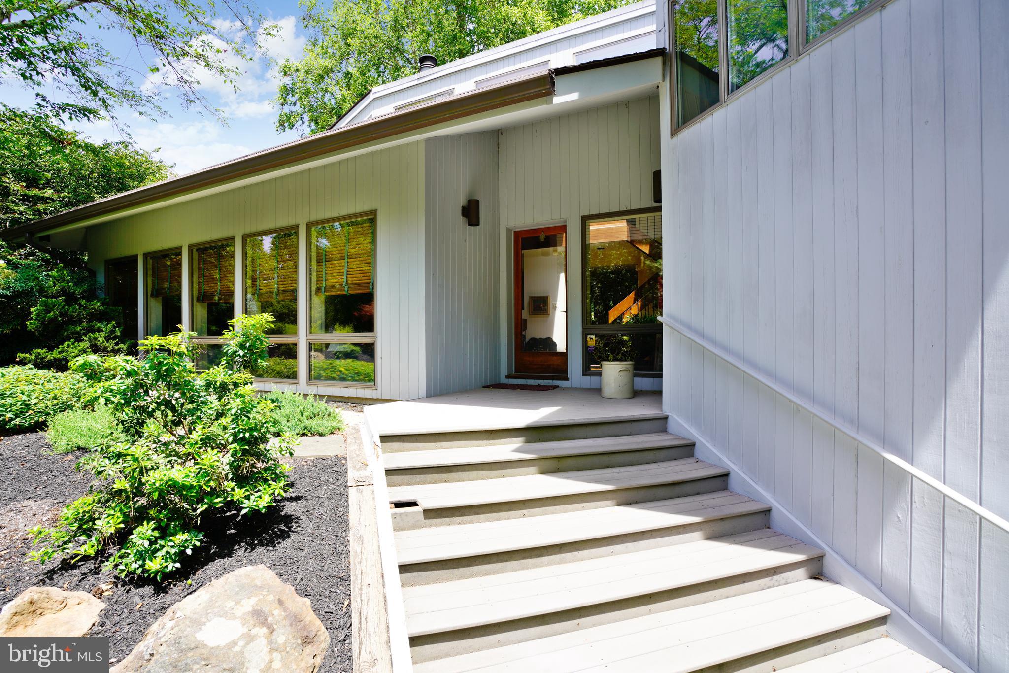914 Rolandvue Road Baltimore, MD 21204 - Photo 4 of 45 Stairs to front entrance