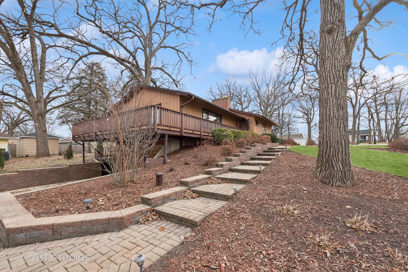3315 West Golfview Road McHenry, IL 60050 - Photo 3 of 24 Gallery Image 3