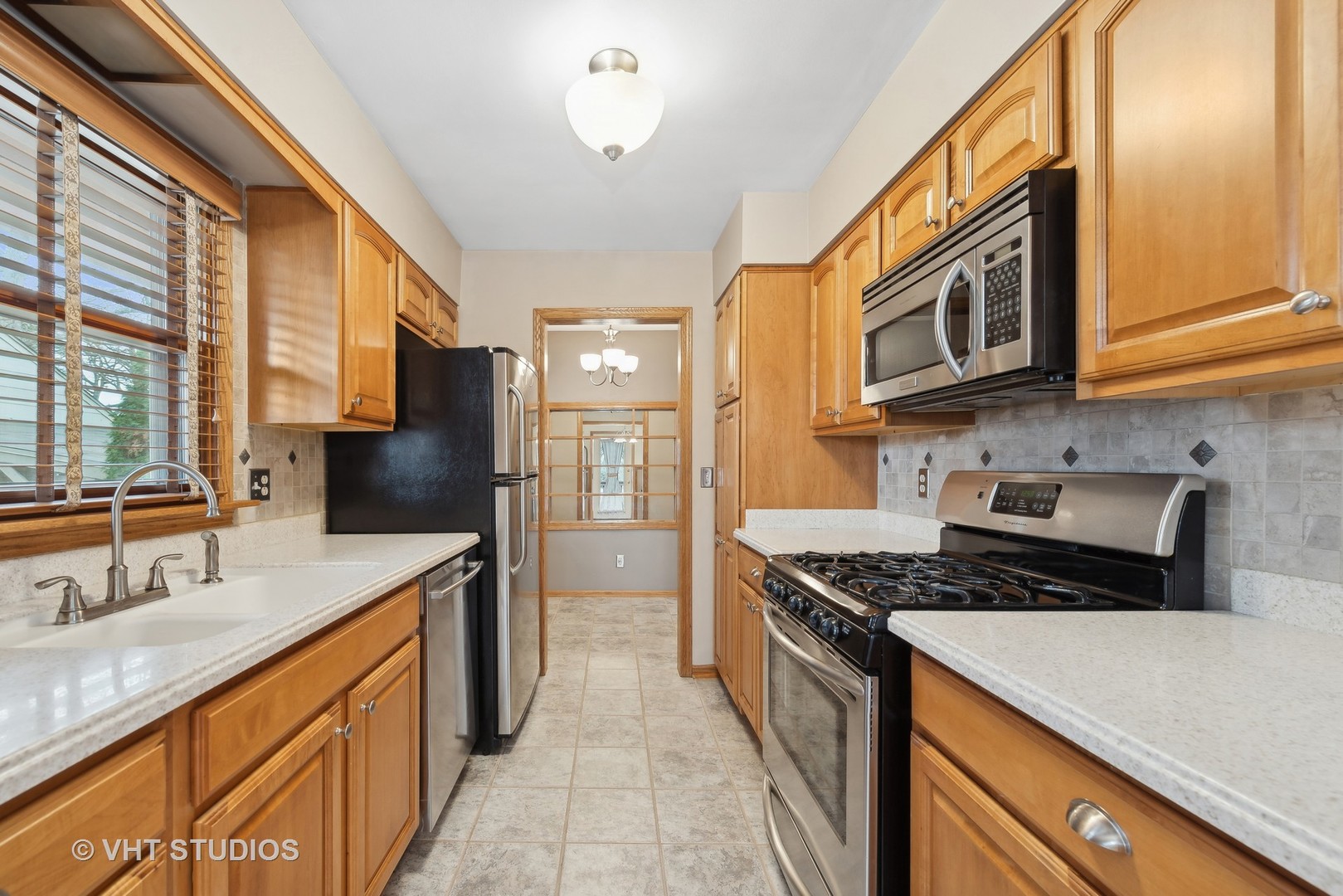 3315 West Golfview Road McHenry, IL 60050 - Photo 8 of 24 Gallery Image 8