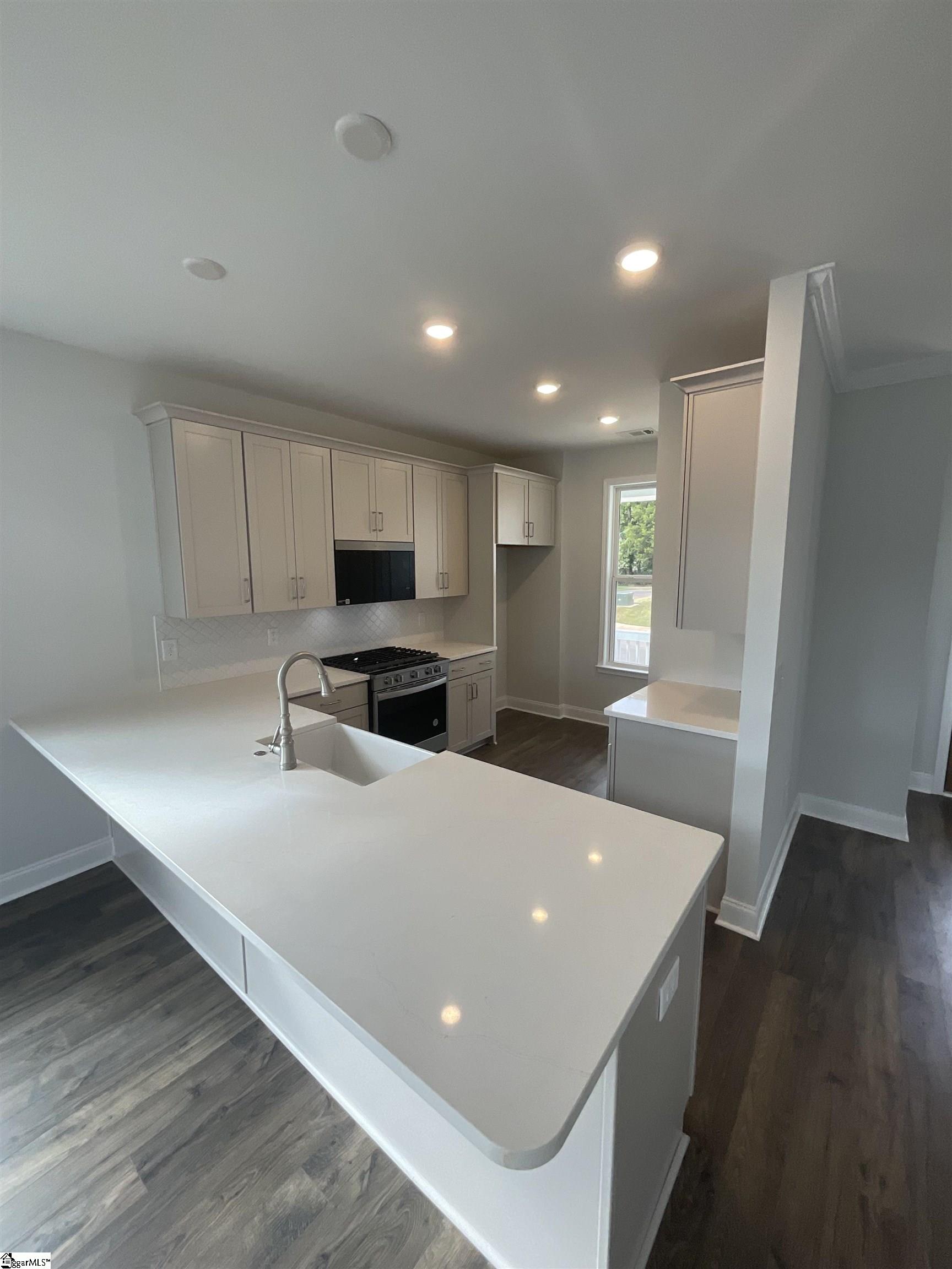 402 Encampment Boulevard Simpsonville, SC 29681 - Photo 4 of 35