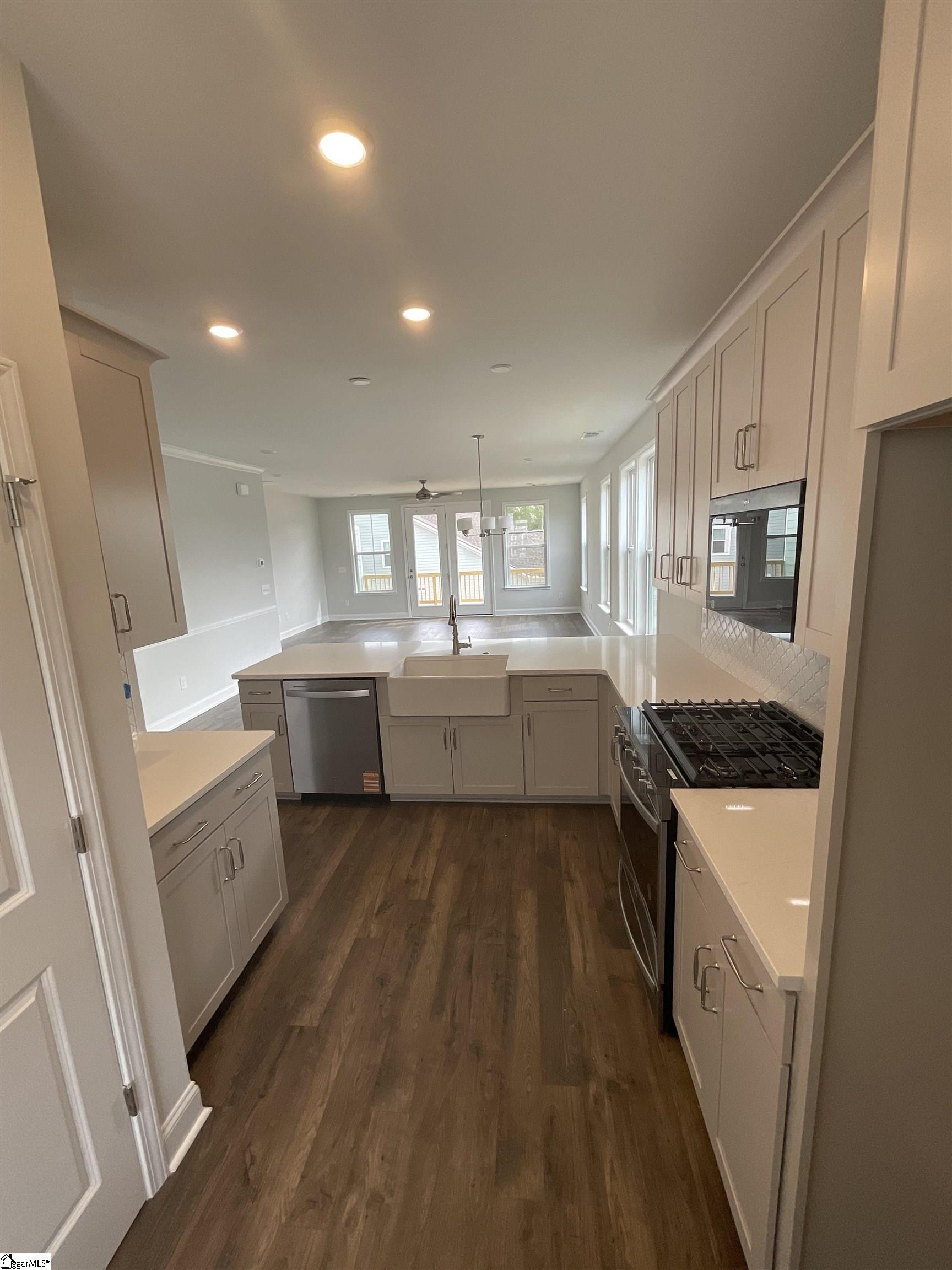 402 Encampment Boulevard Simpsonville, SC 29681 - Photo 6 of 35