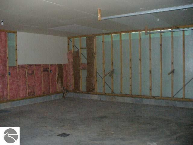 1413 North Galbraith Road Mio, MI 48647 - Photo 4 of 13 1752181-3.JPG