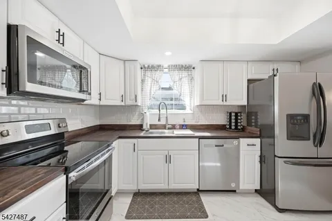 $499,900 | 11 Davis Terrace, Newton, NJ 07860