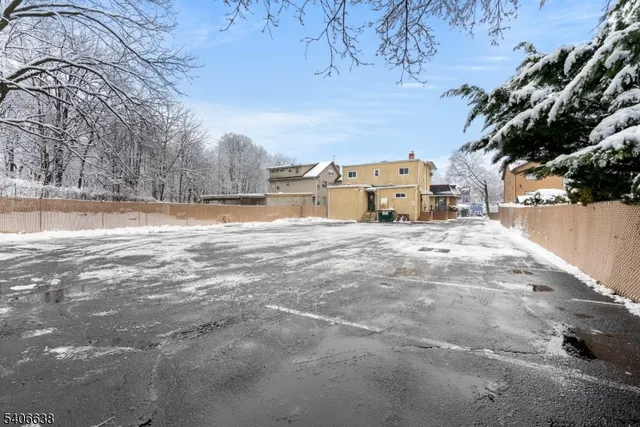 $1,750 | 301 Belleville Avenue, Unit 1, Bloomfield, NJ 07003