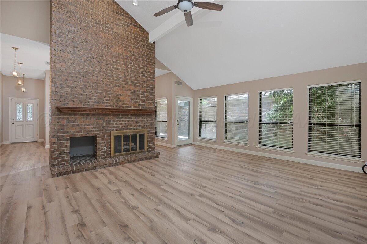 4102 Stony Point Amarillo, TX 79121 - Photo 2 of 28 Living Room