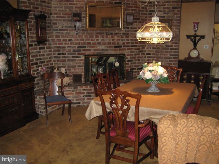 117 Mt Pleasant Road Sewell, NJ 08080 - Photo 3 of 19 Dining Room