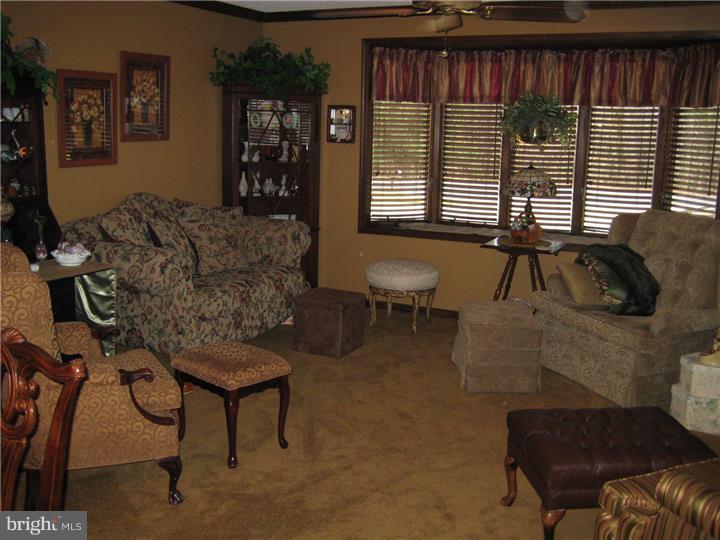 117 Mt Pleasant Road Sewell, NJ 08080 - Photo 4 of 19 Living Room