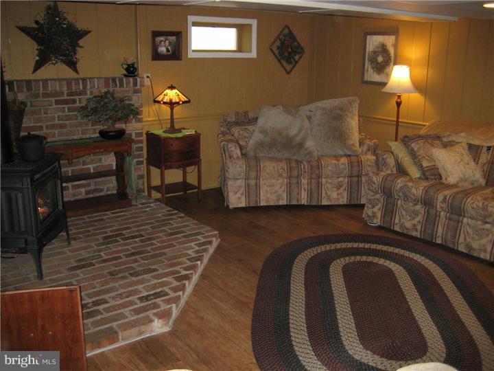 117 Mt Pleasant Road Sewell, NJ 08080 - Photo 5 of 19 Family Room