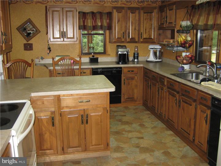 117 Mt Pleasant Road Sewell, NJ 08080 - Photo 6 of 19 Kitchen