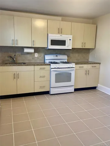 $2,500 | 245 Scudder Avenue, Northport, NY 11768