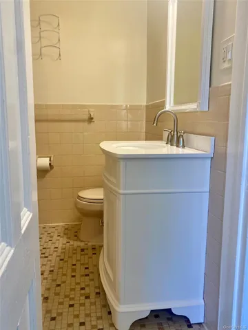 $2,500 | 245 Scudder Avenue, Northport, NY 11768