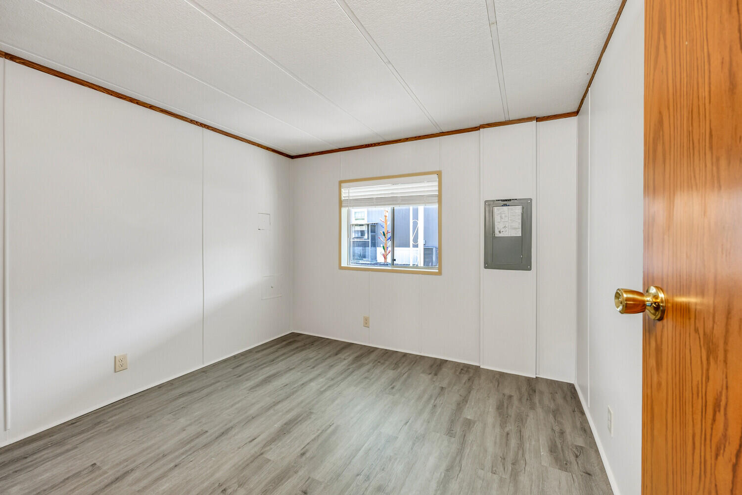 8401 Old Stage Road, Unit 12 Central Point, OR 97502 - Photo 21 of 29 41_ApxOS2_15_mls