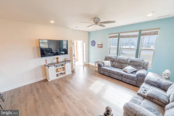 $399,999 | 7070 Executive Way, Frederick, MD 21703