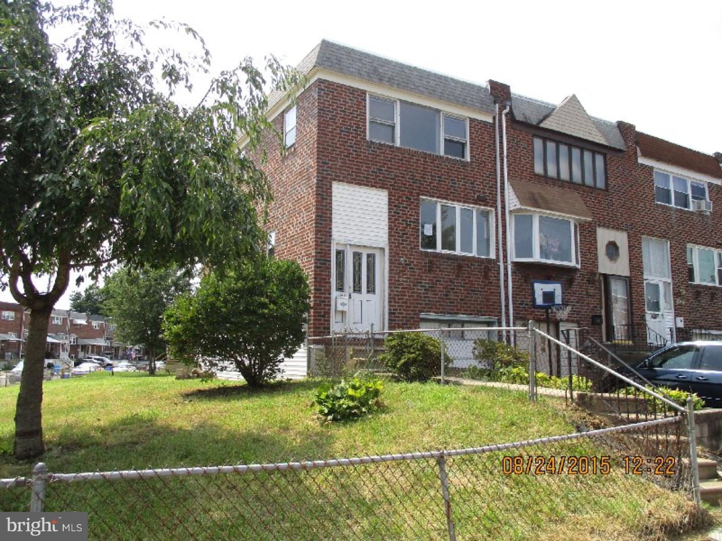 3218 Holly Road Philadelphia, PA 19154 - Photo 1 of 10