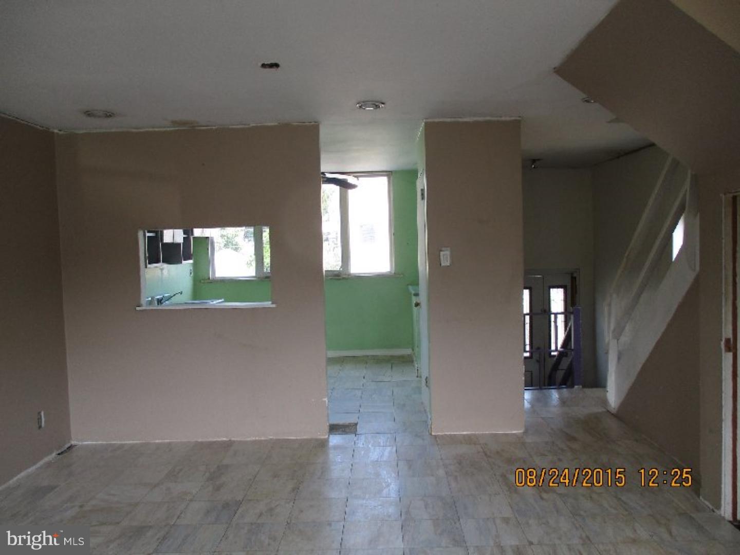 3218 Holly Road Philadelphia, PA 19154 - Photo 4 of 10