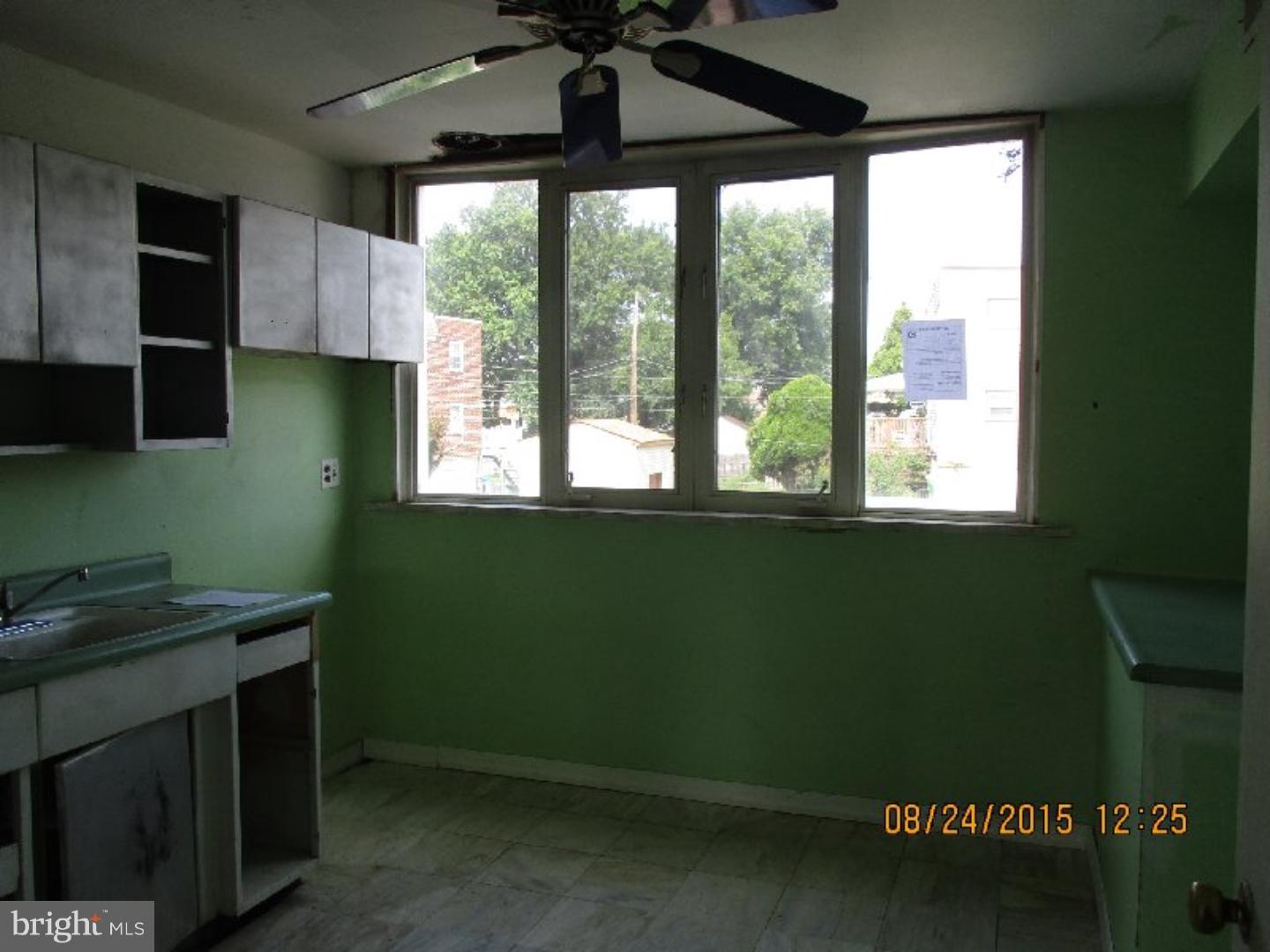 3218 Holly Road Philadelphia, PA 19154 - Photo 5 of 10