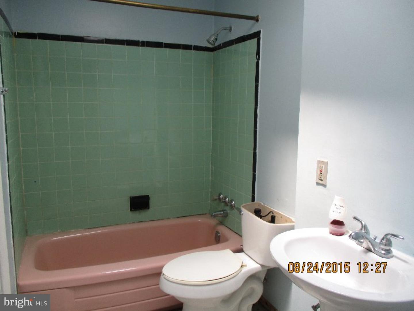 3218 Holly Road Philadelphia, PA 19154 - Photo 8 of 10