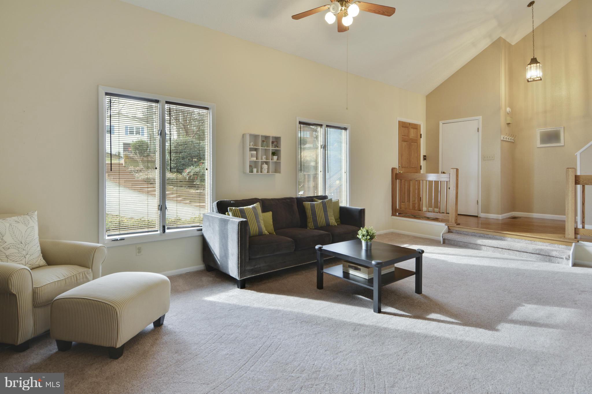 406 Halsey Road Annapolis, MD 21401 - Photo 8 of 26 Living Room