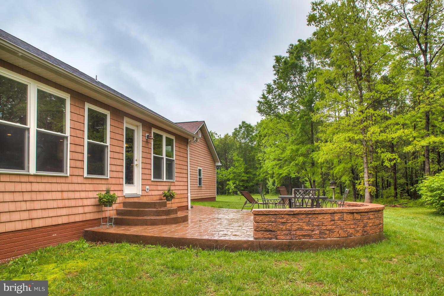 4274 Ritchie Road Midland, VA 22728 - Photo 25 of 28 Exterior (Rear)