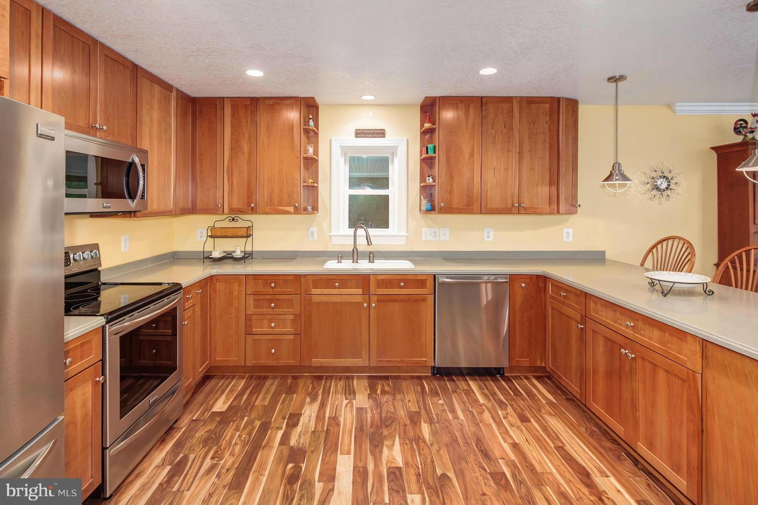 4274 Ritchie Road Midland, VA 22728 - Photo 7 of 28 Kitchen