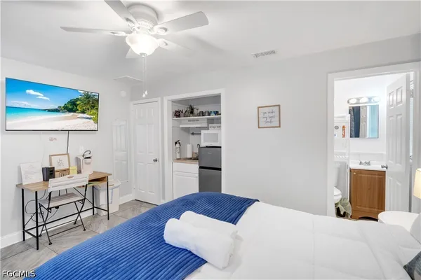 $995 | 4913 Vincennes Street, Unit 4, Cape Coral, FL 33904