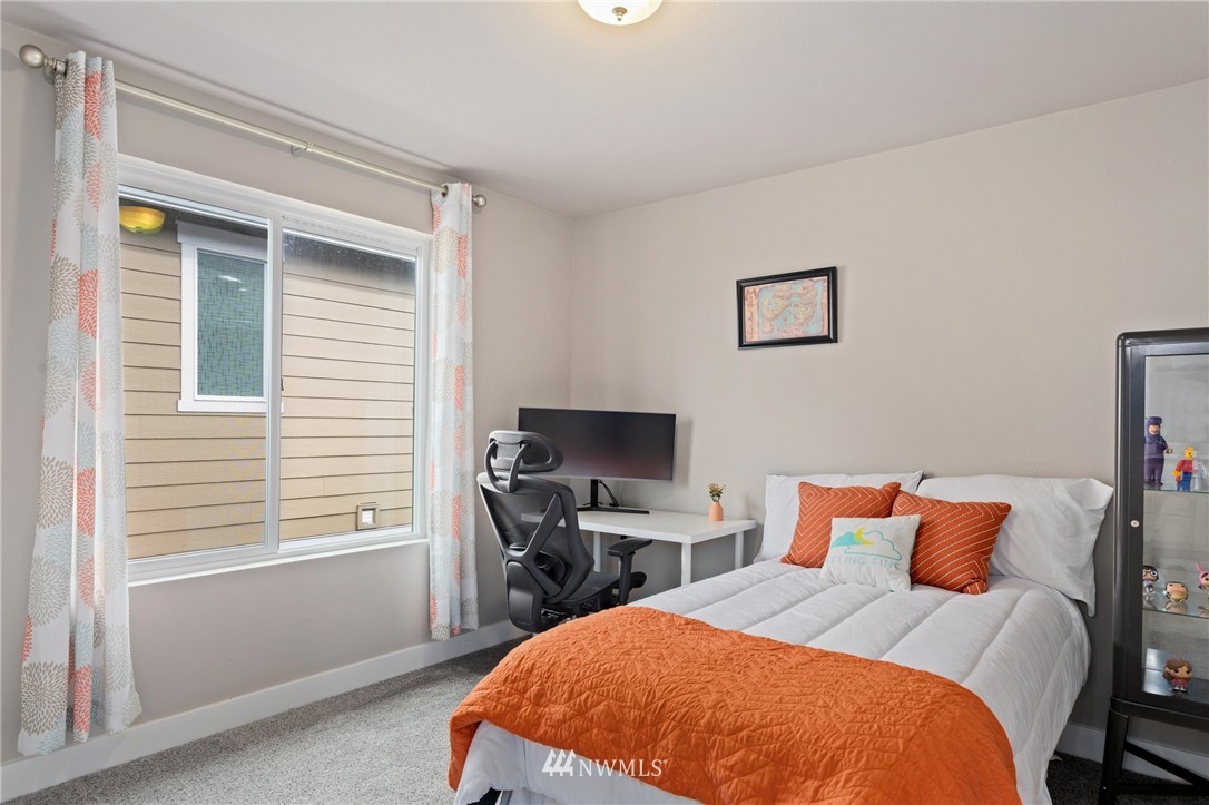 11026 4th Place Southwest Seattle, WA 98146 - Photo 15 of 26 Gallery Image 15
