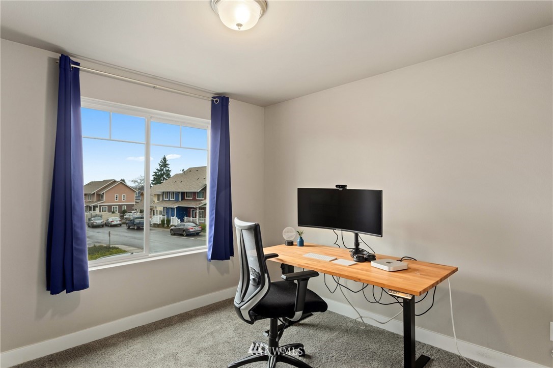11026 4th Place Southwest Seattle, WA 98146 - Photo 18 of 26 Gallery Image 18